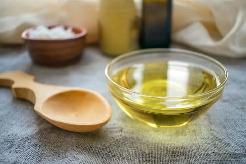 8 Science-Based Benefits of MCT Oil for Keto that You WON’T Believe!